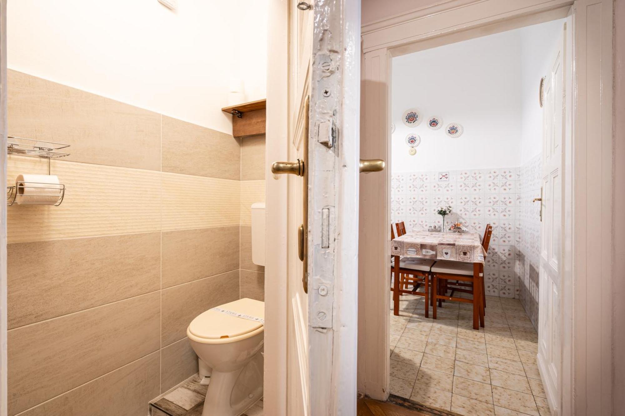 Bpr W21 Retro Home With Balcony Budapest Luaran gambar