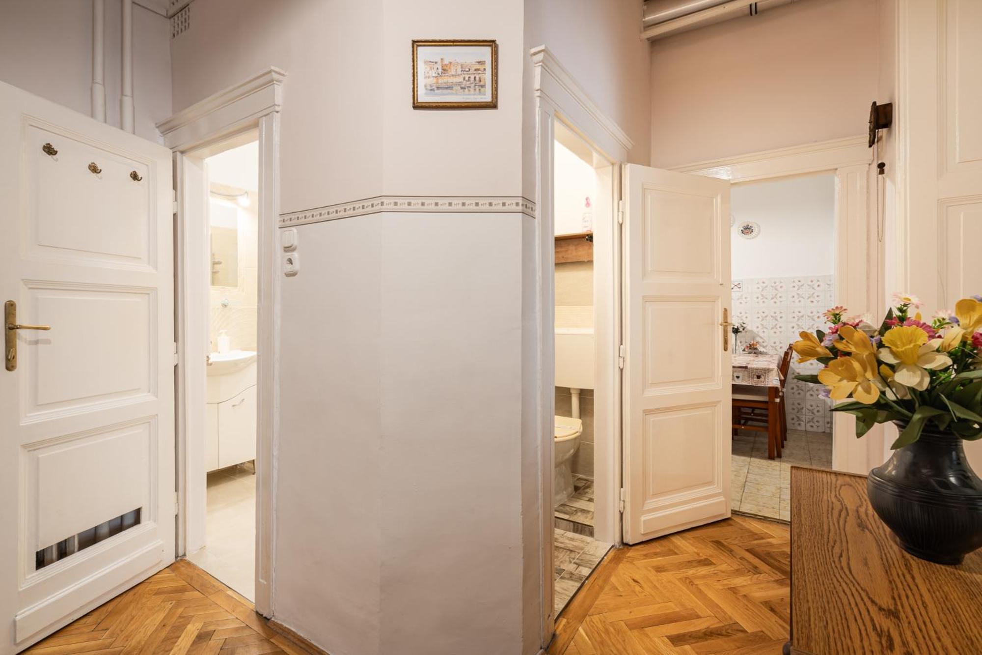 Bpr W21 Retro Home With Balcony Budapest Luaran gambar