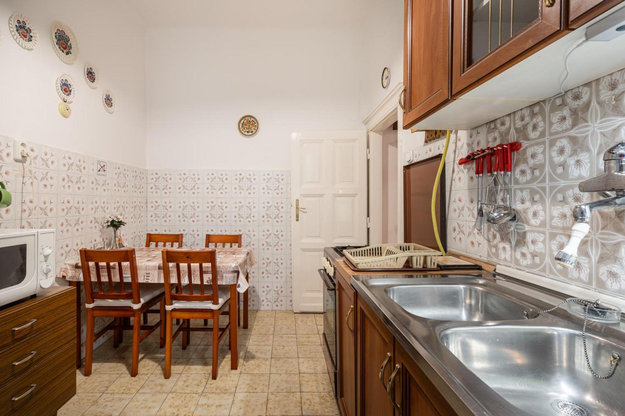 Bpr W21 Retro Home With Balcony Budapest Luaran gambar
