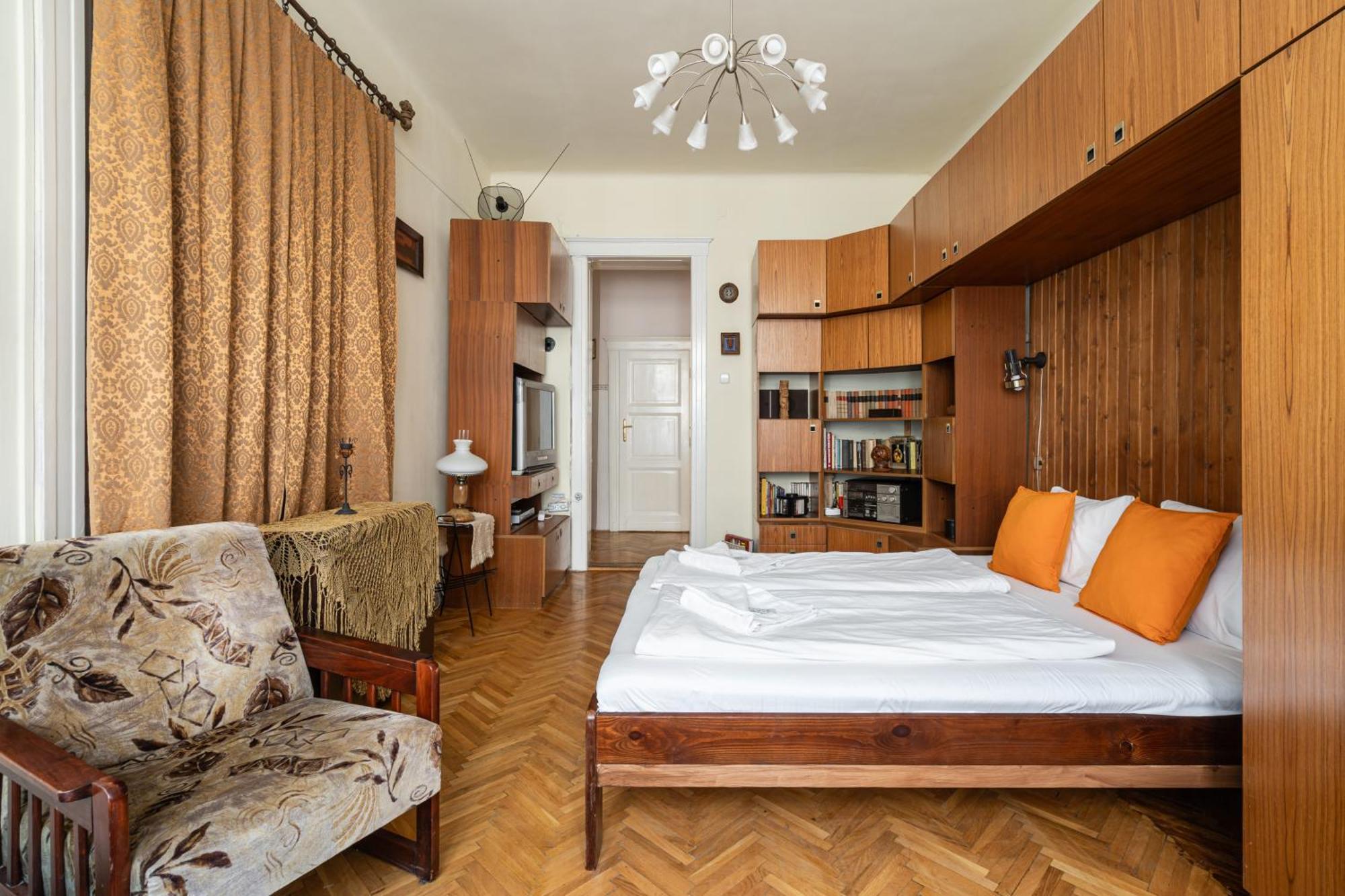 Bpr W21 Retro Home With Balcony Budapest Luaran gambar