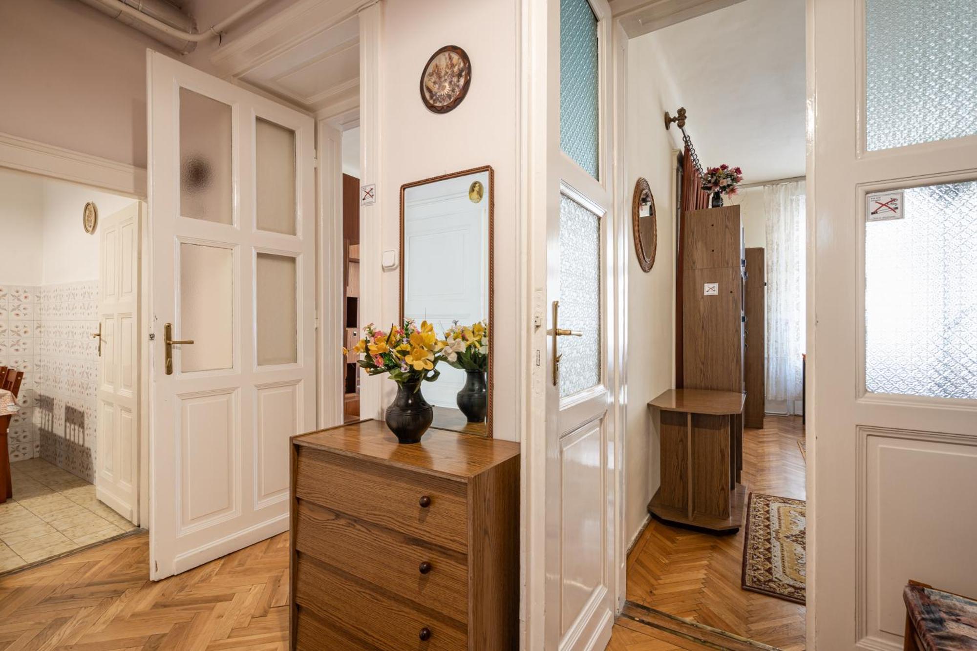 Bpr W21 Retro Home With Balcony Budapest Luaran gambar