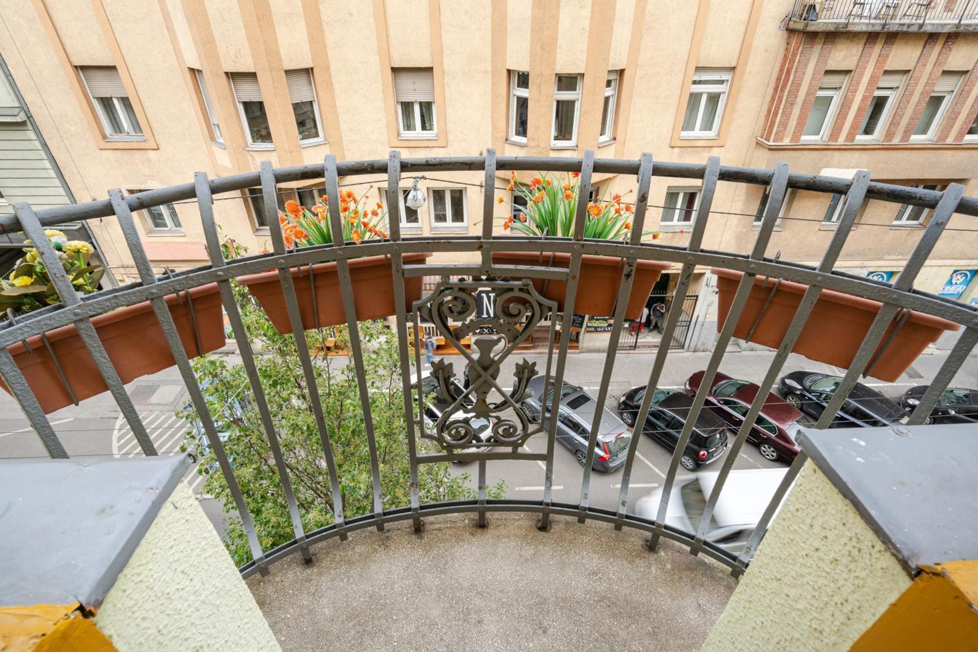 Bpr W21 Retro Home With Balcony Budapest Luaran gambar